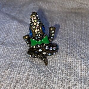 Betsy Johnson Vintage Crystal Encrusted Alligator Stretch Band Ring w/Green Bow